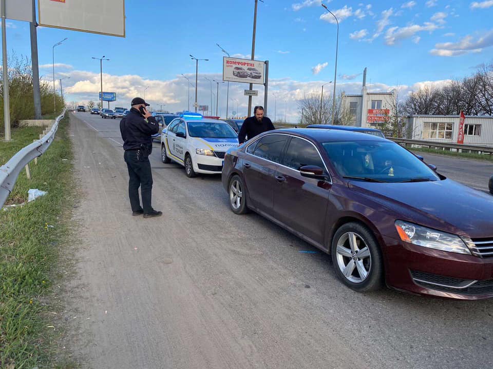 П'яний священник російської церкви на авто намагався втекти від поліції. Фото