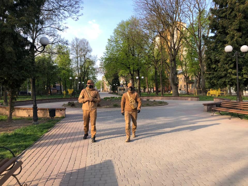 Атовці Франківська взялися патрулювати місто: фотофакт