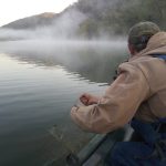 Рибпатруль вилучив на Дністрі 150 метрів браконьєрських сіток: фото та відео
