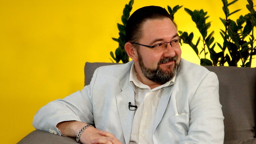 Депутат від “Слуги народу” назвав колег по фракції "путінськими повіями". Фото