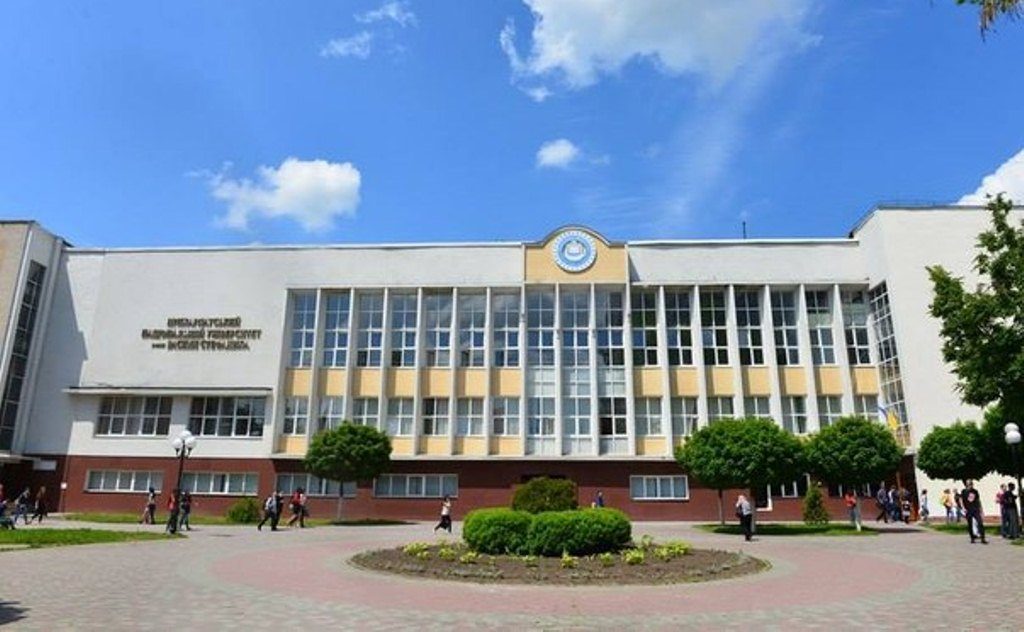 Кількість студентів у прикарпатських вишах зменшилась на майже дві тисячі