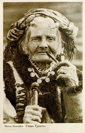 Сьогодні народилася легендарна Марія Кречунєк (Чукутиха), відома також як Гуцулка з люлькою