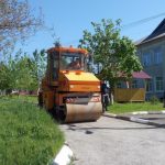 В Тлумацькому районі громада самостійно ремонтує місцеві дороги: фоторепортаж