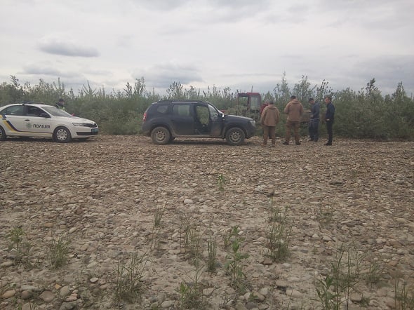 На Прикарпатті знову крадуть піщано-гравійну суміш