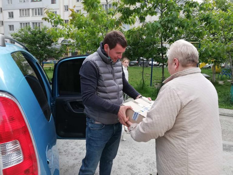 Депутат Сергій Палійчук про допомогу від благодійного фонду Петра Порошенка: "Не можна залишати людей у біді!"