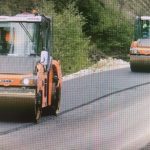 На Прикарпатті ремонтують ділянки дороги "Криворівня-Чернівці": фотофакт