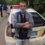 У Франківську затримали двох осіб, які намагалися дати хабар патрульним