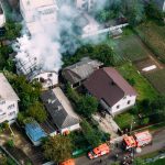 Неподалік Франківська спалахнув житловий будинок: фото, відео