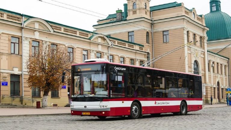 "Не всі були готові з понеділка виїхати на маршрути",- Марцінків