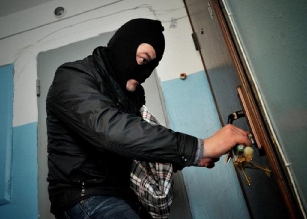 Як вберегти квартиру від злодіїв: поради від прикарпатЯк вберегти квартиру від злодіїв: поради від прикарпатських поліцейськихських поліцейських