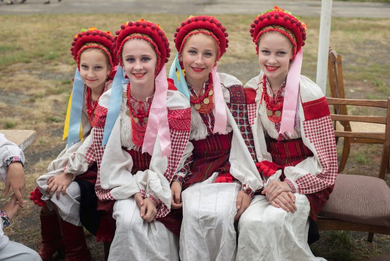 Одяг має пам’ять. Історії старовинних речей Покуття