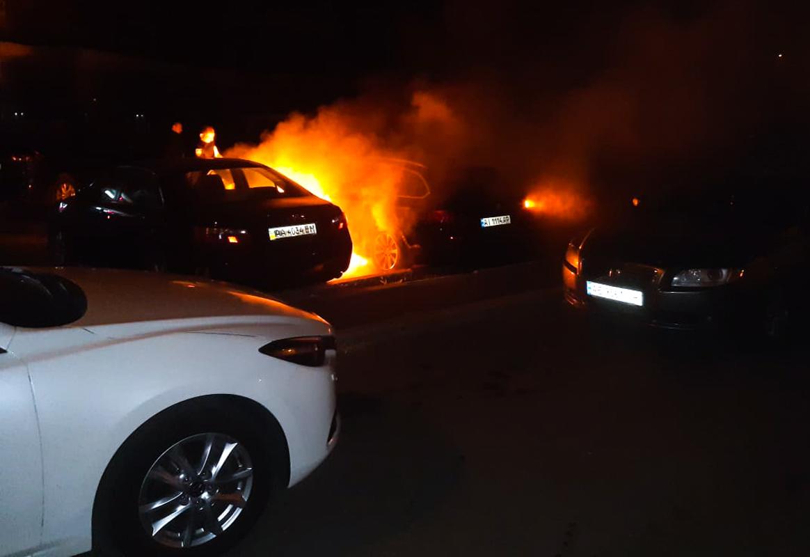 Поліцейські розслідують другий можливий підпал автомобіля у Івано-Франківську за тиждень, який трапився цієї ночі