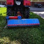 Франківські комунальники тестують новий механізм для косіння великих площ трави: фото