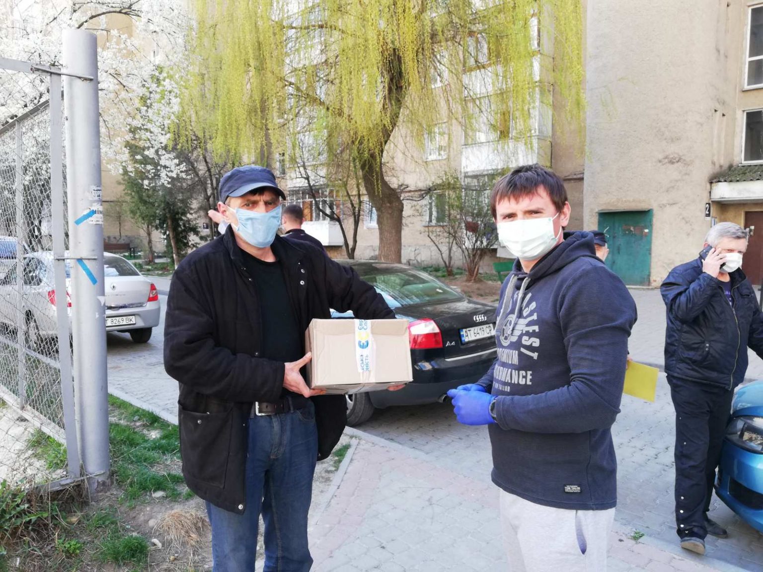 Команда ЄС і Фонд Порошенка витратили на боротьбу з COVID-19 та підтримку малозабезпечених у Франківській області понад 4 млн гривень