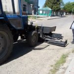 В Тлумацькому районі громада самостійно ремонтує місцеві дороги: фоторепортаж