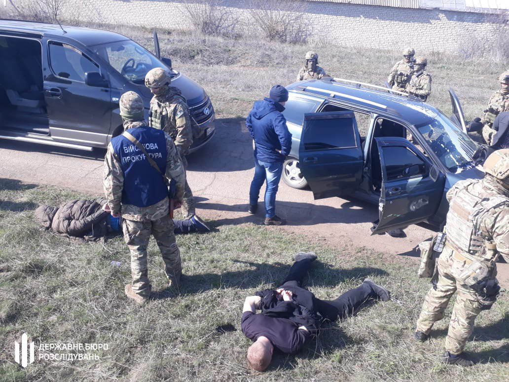Прикарпатські правоохоронці викрили двох громадян України, які фінансували терористів у Луганській області