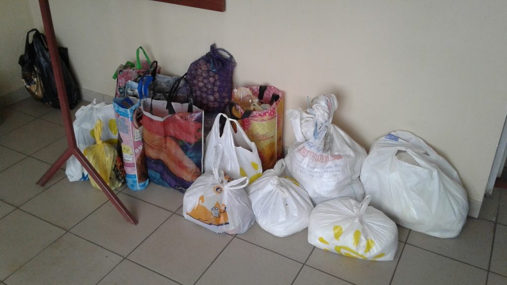 Волонтери просять франківців допомогти зібрати продукти для потребуючих сімей