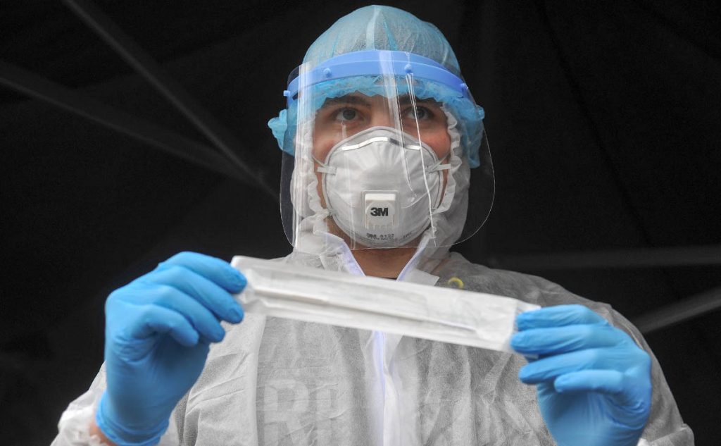 Динаміка інфікування COVID-19 на Прикарпатті залишається доволі значною: за добу 22 нових інфікованих та дві смерті