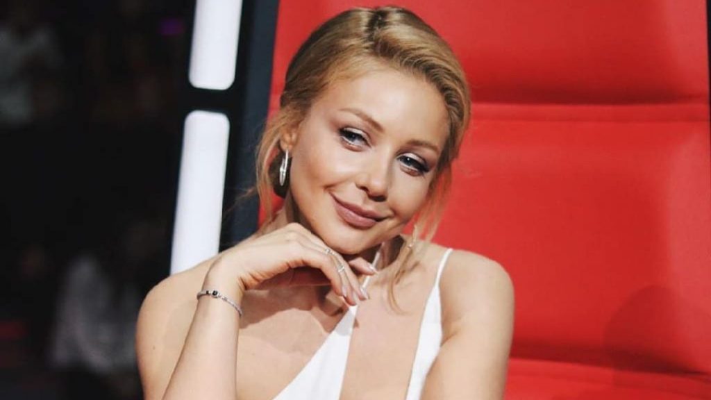 Відома франківська співачка Тіна Кароль виклала у мережу фото без макіяжу