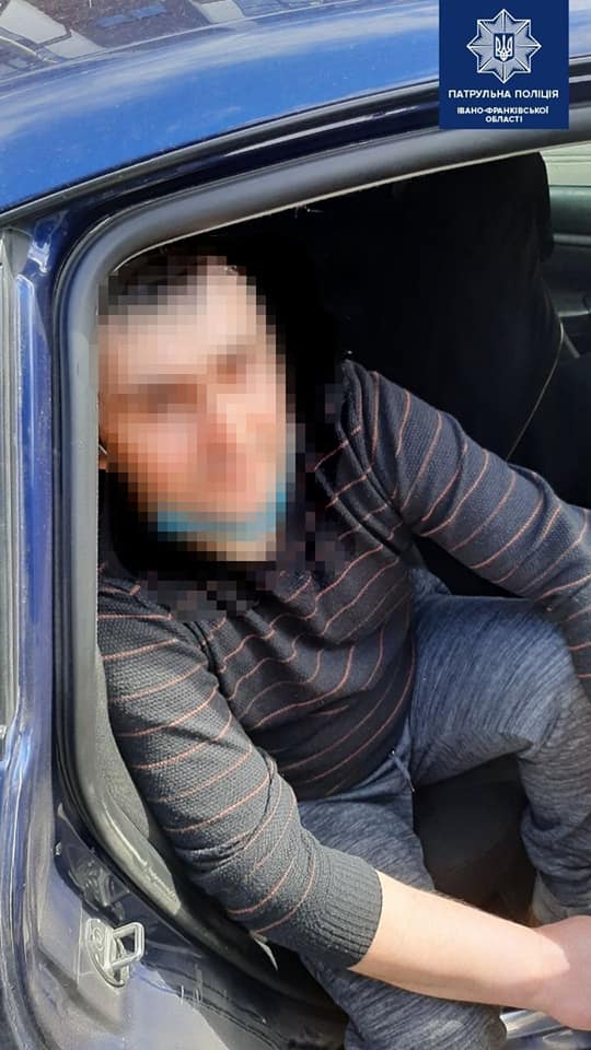 Франківські патрульні затримали чоловіків, ймовірно, причетних до крадіжки в Закарпатській області