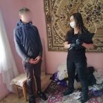 Прикарпатські поліцейські вже вдруге притягують до відповідальності горе-матір, яка не турбується про сина