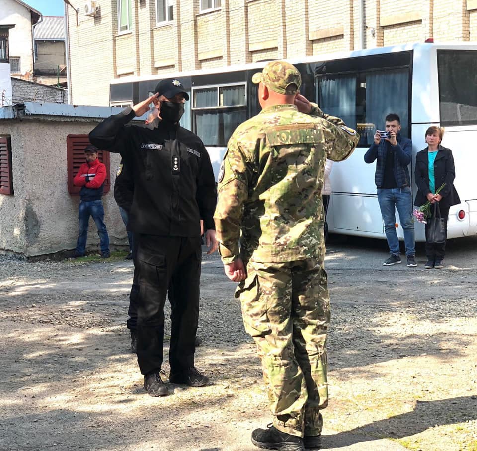 Зведений загін поліцейських Івано-Франківщини вирушив в зону ООС: фото