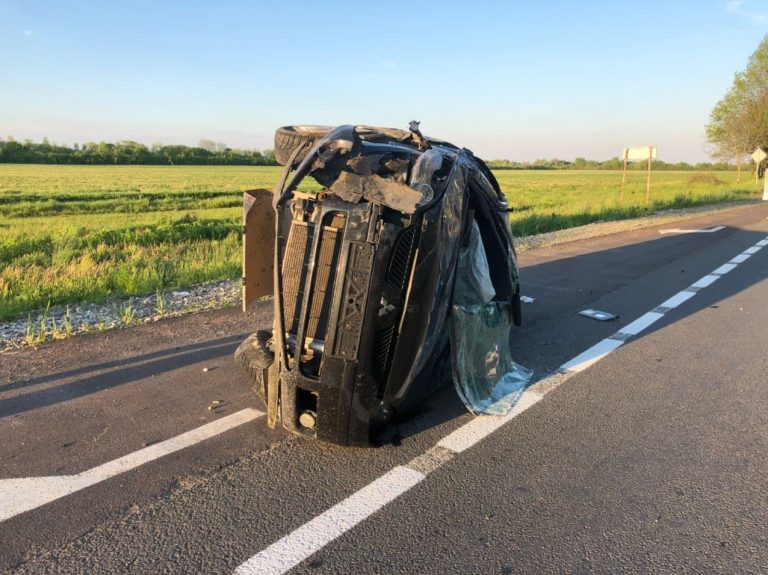 З'явилися деталі ДТП на Коломийщині, де одне із авто перекинулося на дах