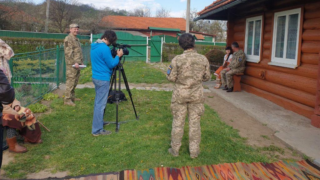 Бійці знімають на Коломийщині кліп до Дня піхоти: відео