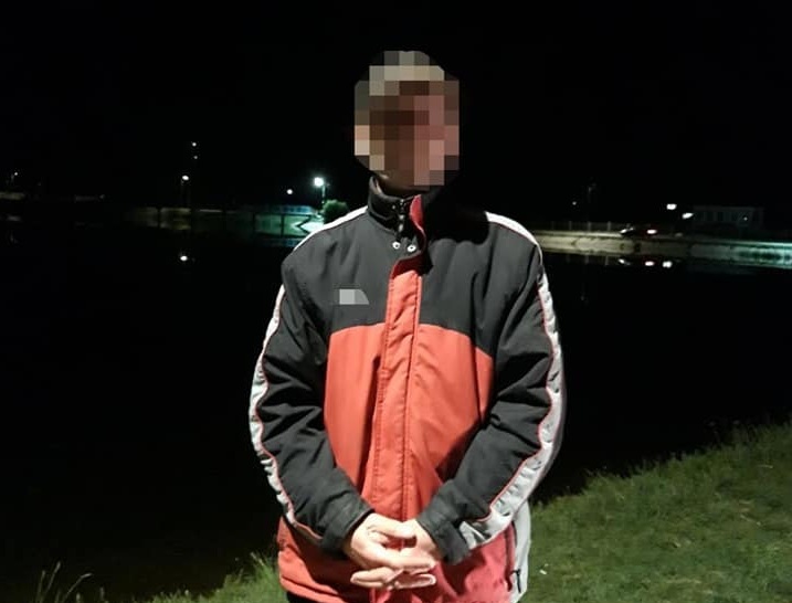 У Франківську спіймали браконьєрів, які ловили на озері раків