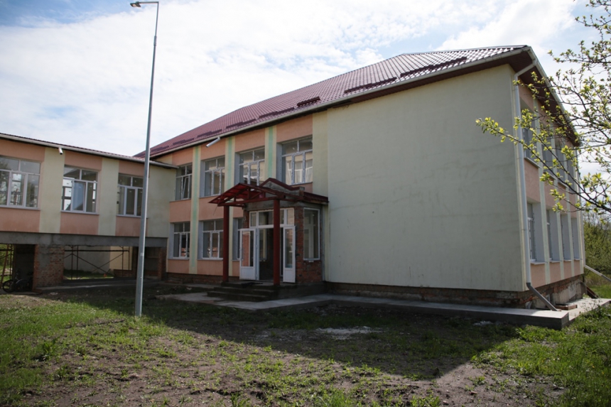 У селі на Тлумаччині частину школи реконструюють під дитячий садок