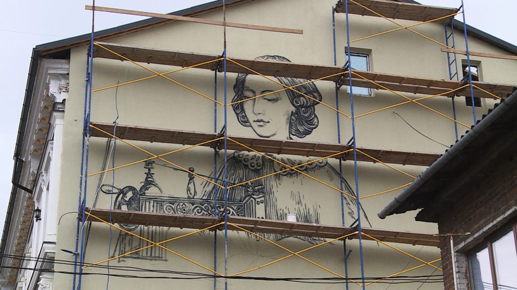 У Коломиї з'явився перший мурал: відео