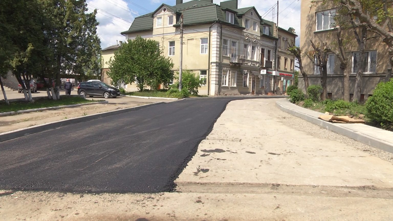 У Коломиї триває ремонт доріг: відео