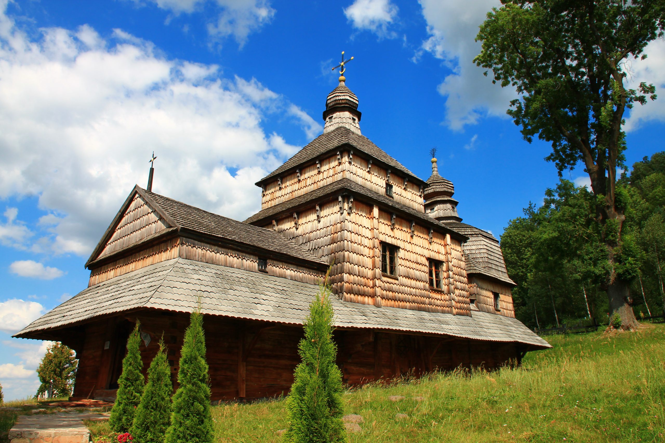 Пам'ятки Прикарпаття. Церква, де отримала своє перше причастя легендарна Роксолана: фото