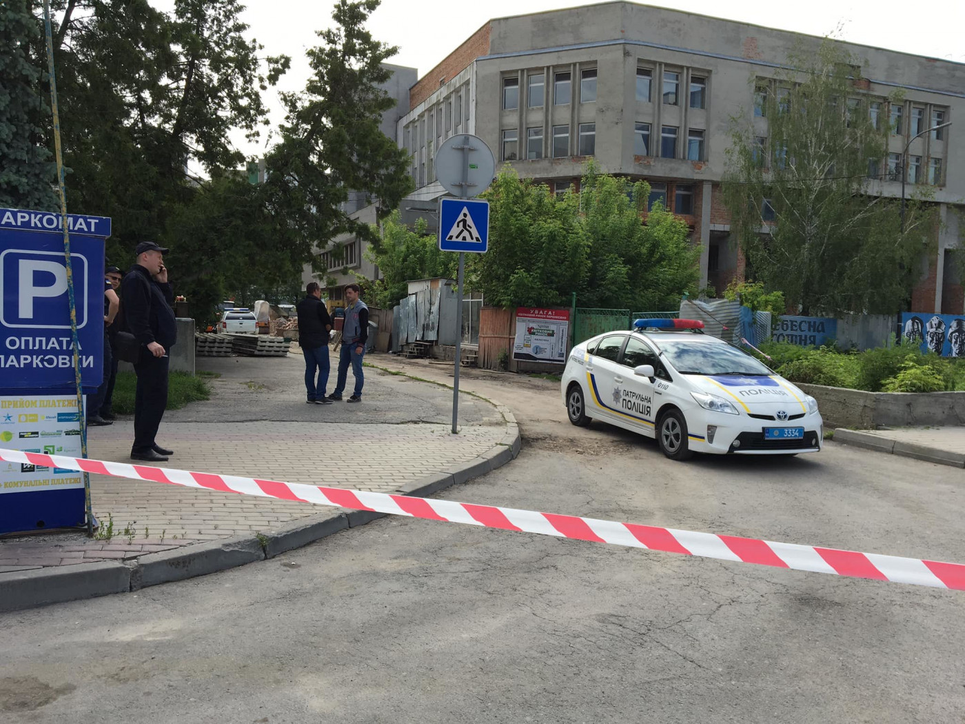 В Івано-Франківську біля багатоповерхівки виявили вибухівку