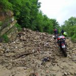 Через рясні дощі на Верховинщині пошкоджено автомобільні дороги