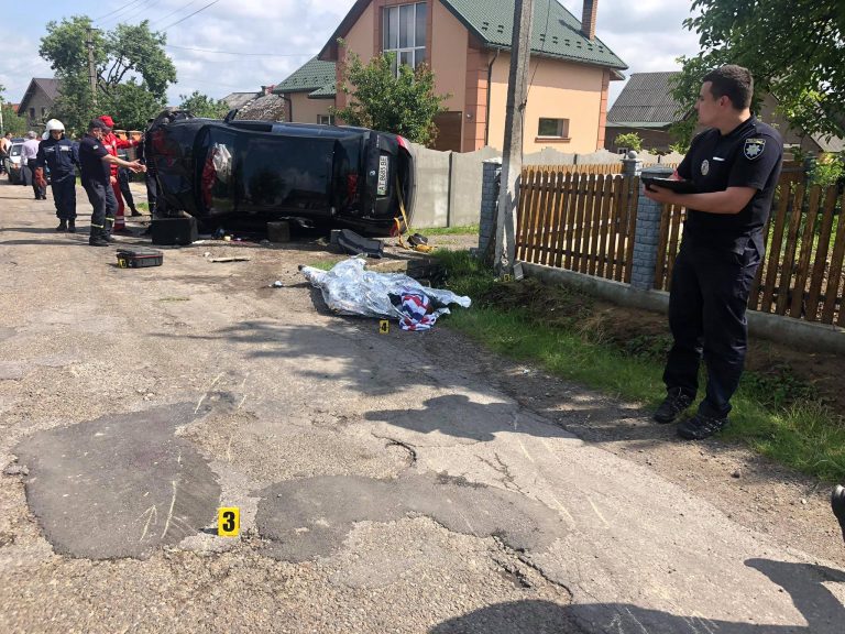 В поліції повідомили деталі жахливої ДТП неподалік Франківська, в якій загинув чоловік: фотофакт