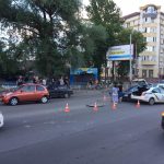 У Франківську сталась масштабна ДТП за участі двох легковиків та авто поліції: фото, відео