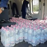 У село Дубівці на гелікоптері відправили більше тонни питної води: фотофакт