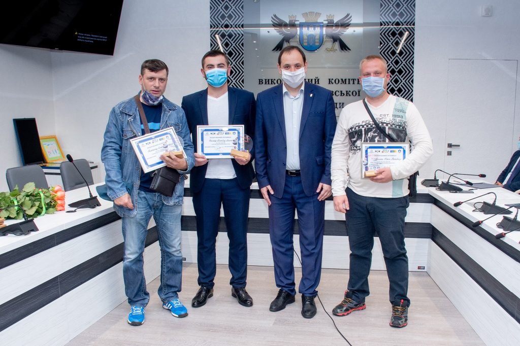 У Івано-Франківській ОТГ в День батька народилося троє діток: фоторепортаж