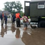 На Прикарпатті продовжують евакуювати людей після вчорашньої негоди