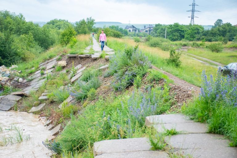 В Угорниках декілька помешкань, де проживають пенсіонери, на межі затоплення