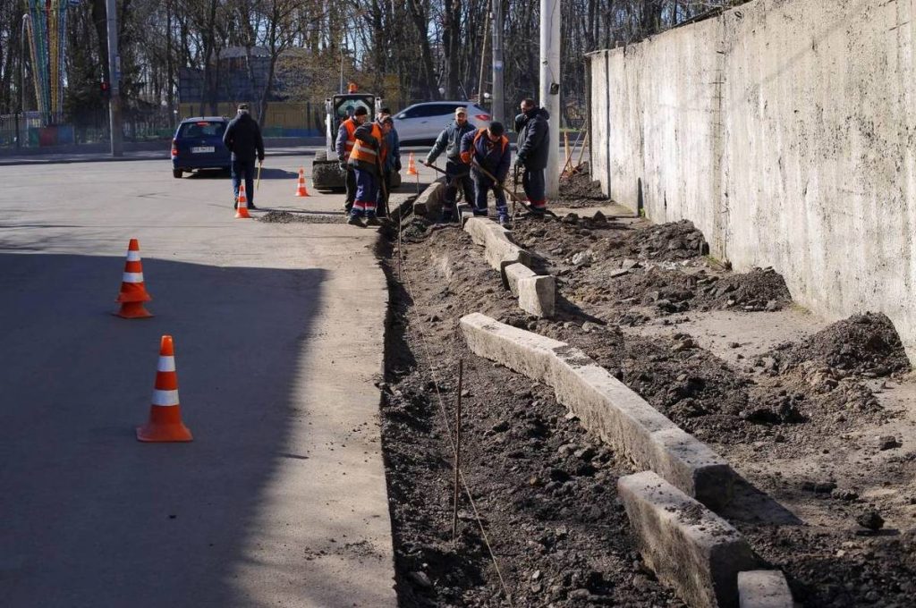 В Коломиї цьогоріч планують поремонтувати тротуари: перелік