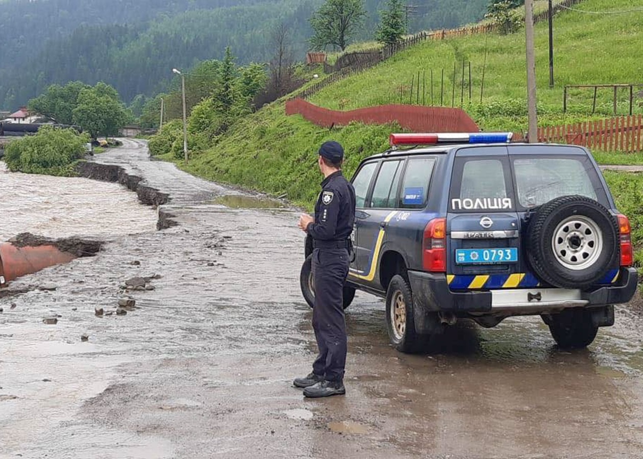 Через сильні опади на Франківщині у 15 районах підтоплено 165 населених пунктів - вода зайшла у майже 5000 будинків