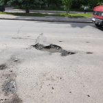 Активісти показали глибочезні ями на дорогах Богородчан - подекуди вони сягають 10 сантиметрів: фоторепортаж
