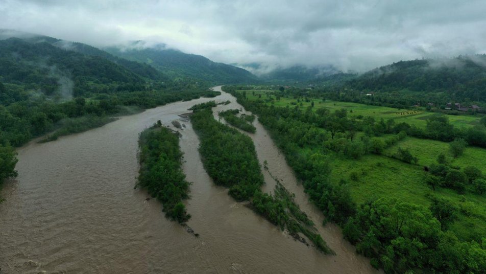 Велика вода. Причини та наслідки затоплень в західній Україні