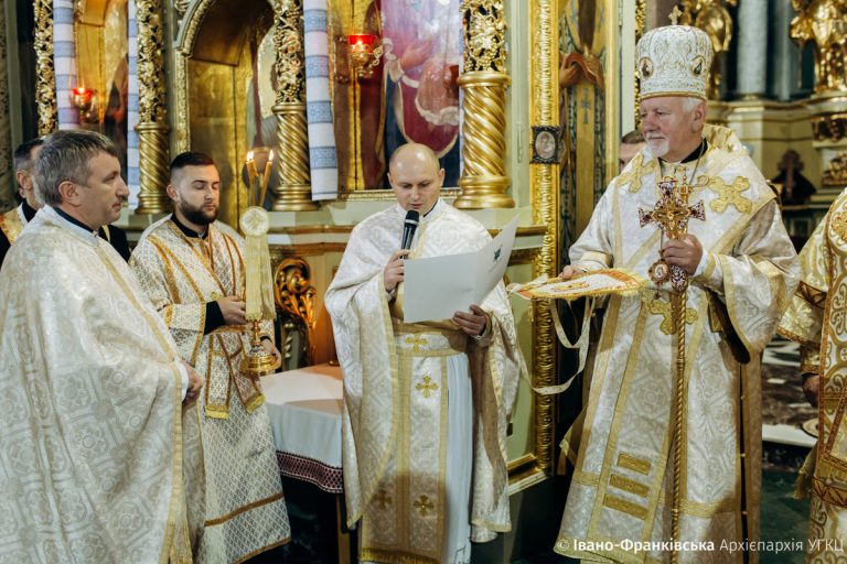 Журналісти дослідили статки прикарпатського духовенства