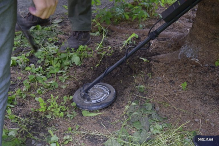 На Прикарпатті продовжують шукати місця захоронень жертв репресій НКВС