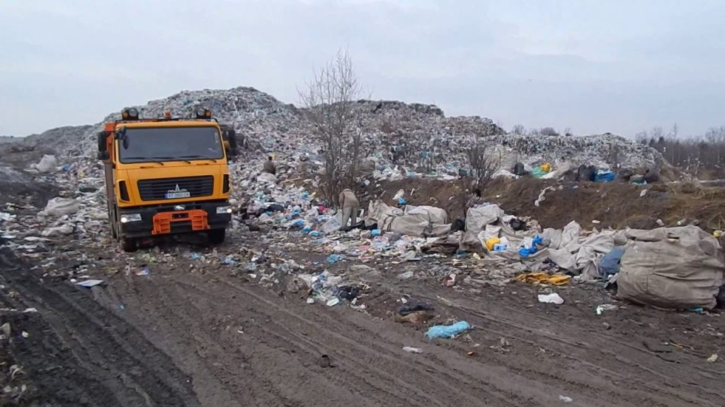 Майже третина сміття на сміттєзвалищі у Рибному не з Франківської ОТГ