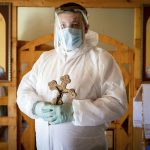 Ще три франківські лікарні та священики Архієпархії отримали засоби захисту від УГКЦ: фоторепортаж