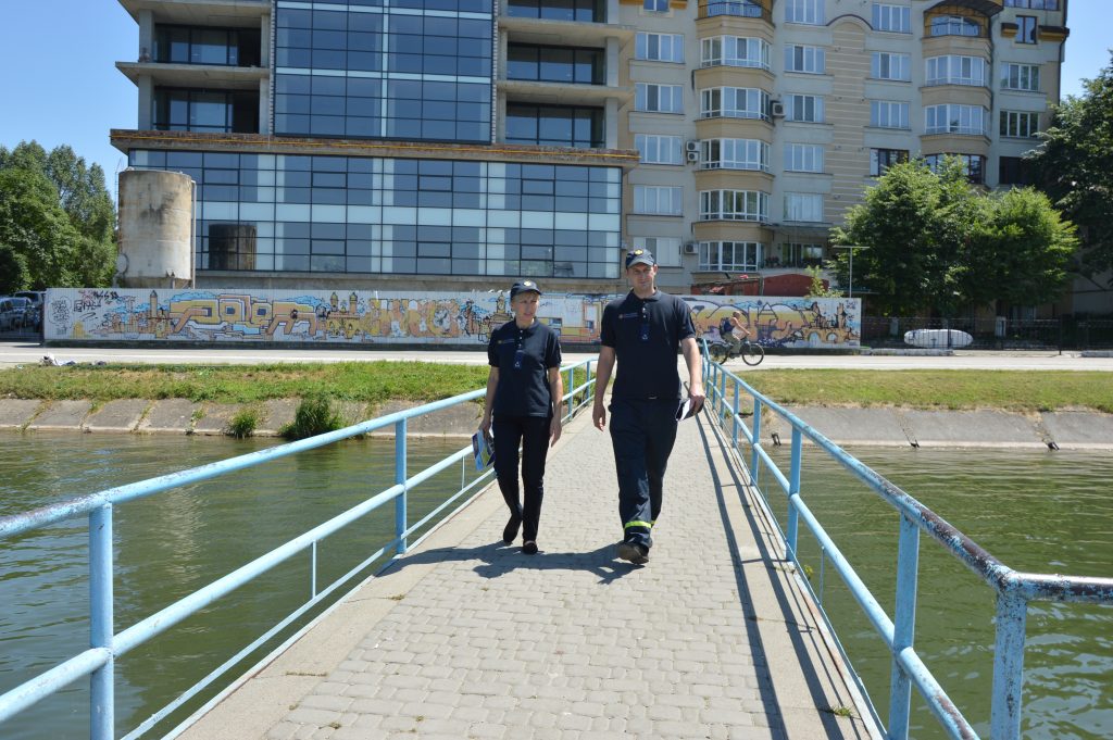 У Івано-Франківську заборонили купатися на міському озері